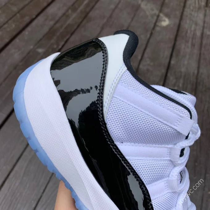 Air Jordan 11 Low 