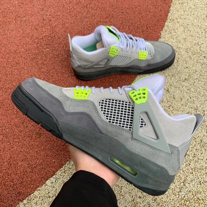 Air Jordan 4 SE 