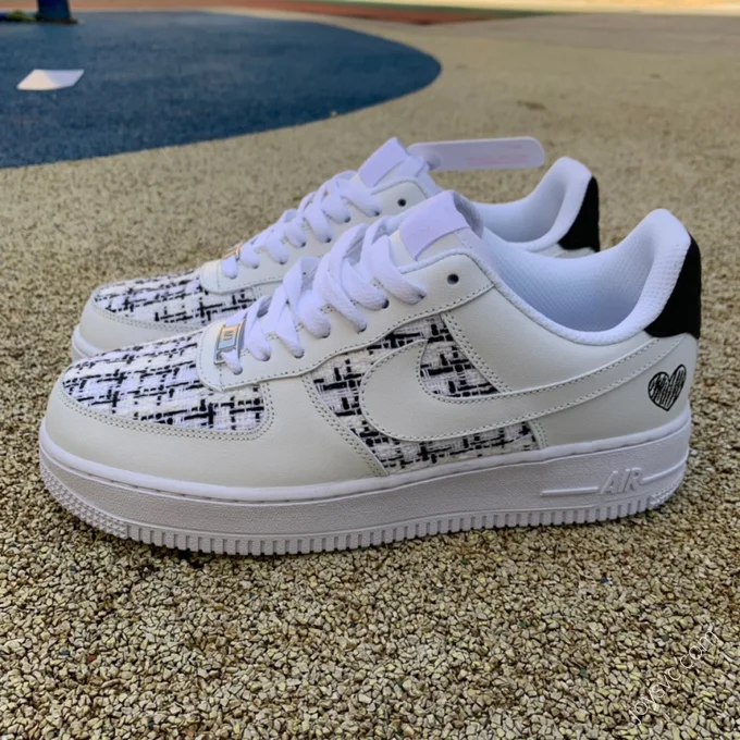 Nike AF1 Low Valentine's Day White Sneakers DD8959-112