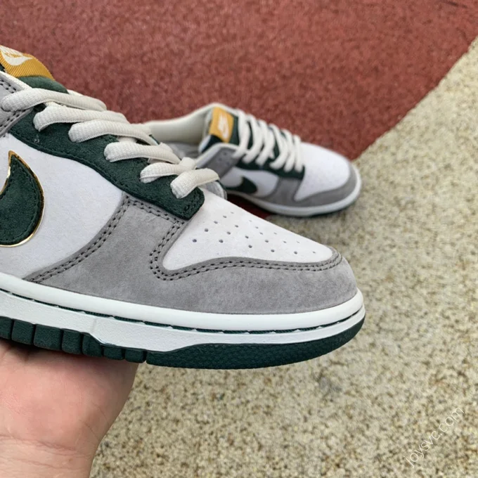 Katsuhiro Otomo x Nike Dunk Low White Grey Green LF0039-011