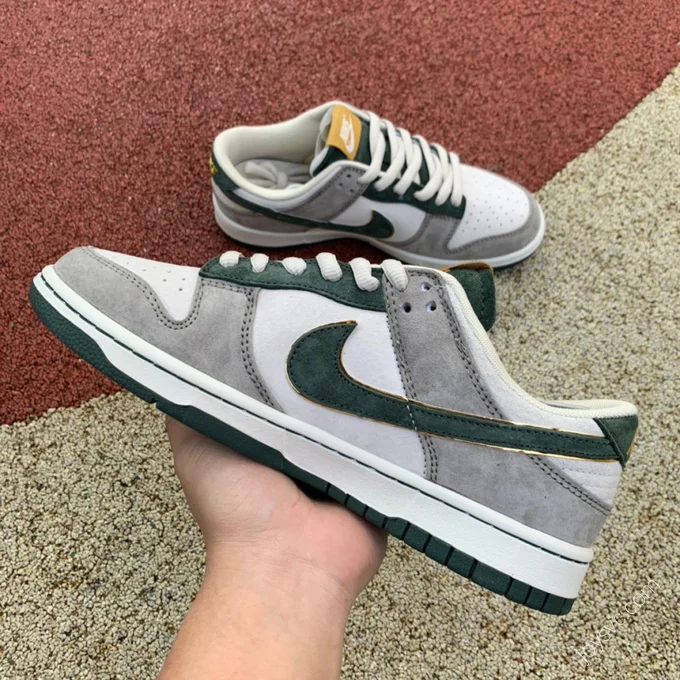 Katsuhiro Otomo x Nike Dunk Low White Grey Green LF0039-011