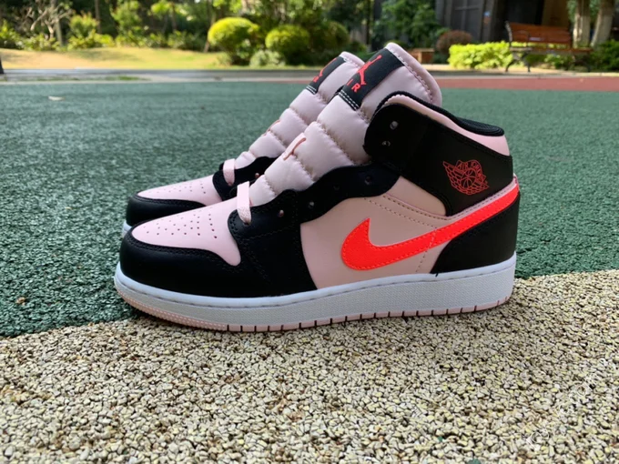 Air Jordan 1 Mid Black Pink Sneakers 554725-604