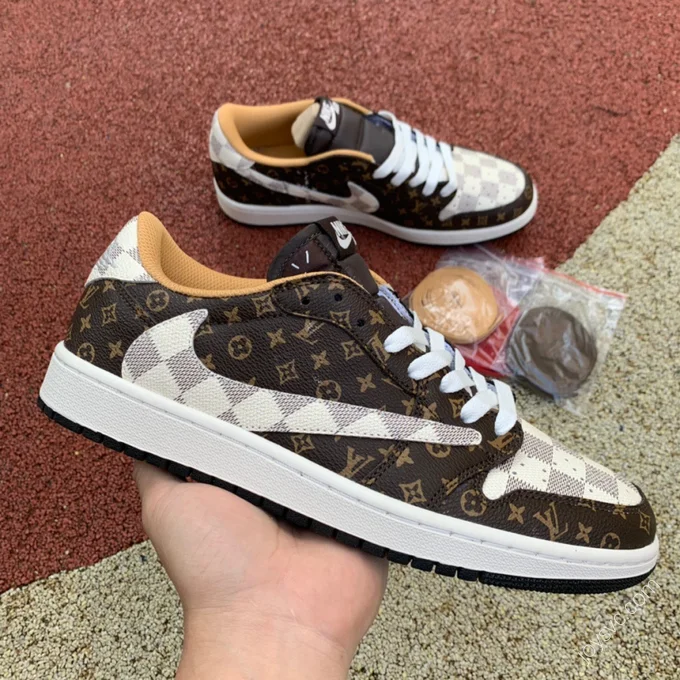 Travis Scott x Nike Air Jordan 1 Low Brown Sneakers DM7866-116