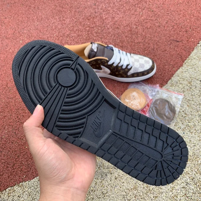 Travis Scott x Nike Air Jordan 1 Low Brown Sneakers DM7866-116