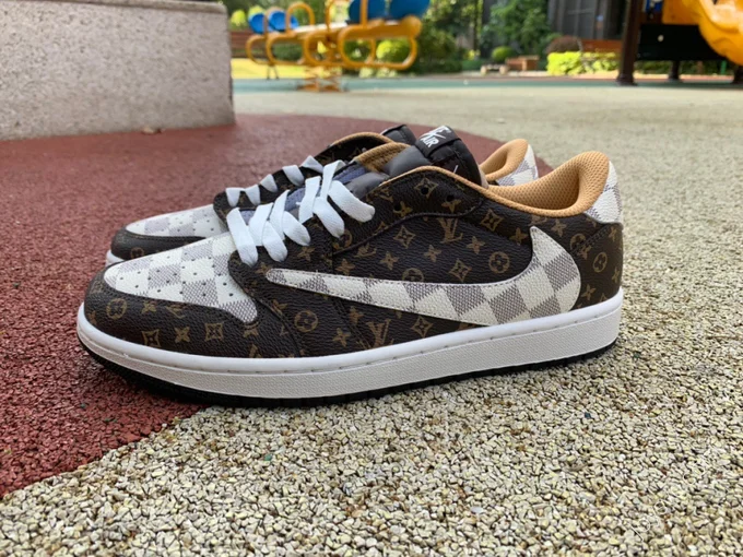 Travis Scott x Nike Air Jordan 1 Low Brown Sneakers DM7866-116