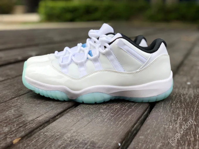 Air Jordan 11 Low 