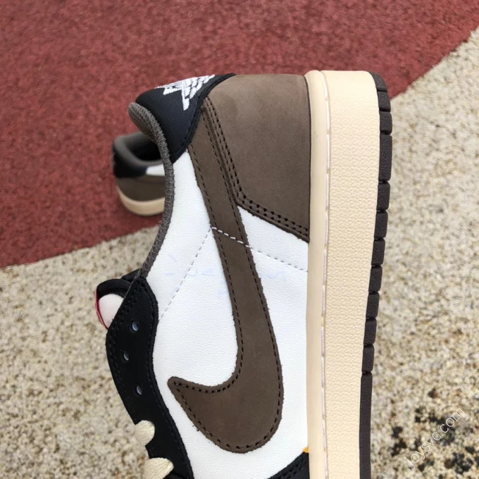 Travis Scott x Air Jordan 1 Low Mocha DM7866-151