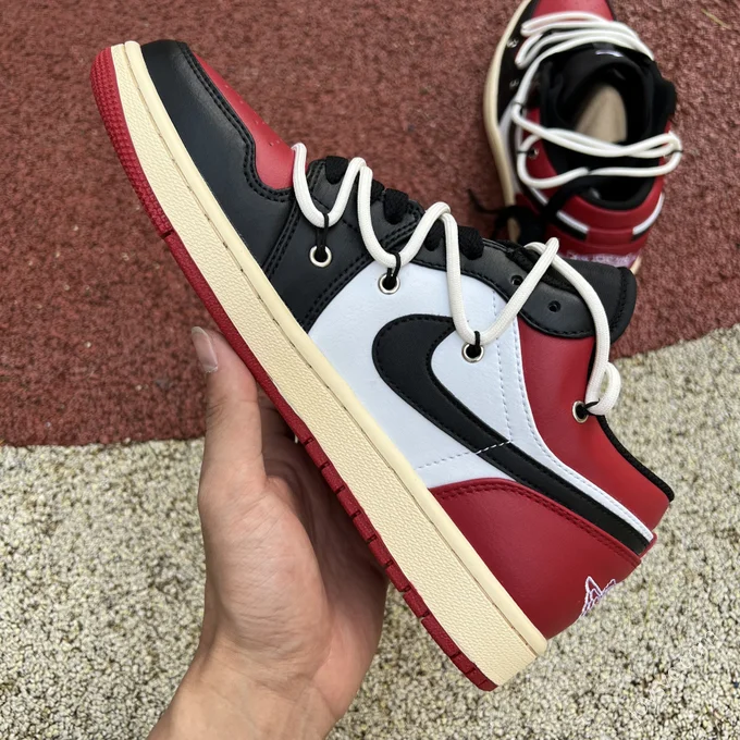 Air Jordan 1 Low 