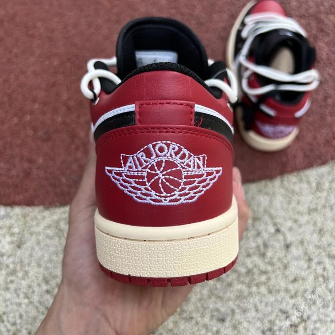 Air Jordan 1 Low 