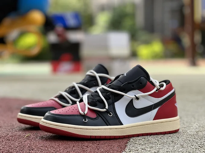 Air Jordan 1 Low 