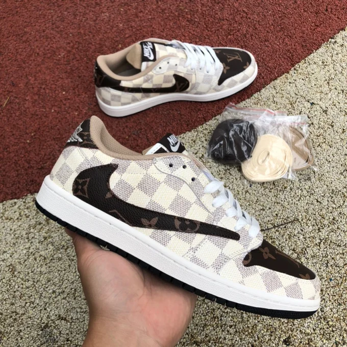 Travis Scott x Nike Air Jordan 1 Low Brown Sneakers DM7866-616