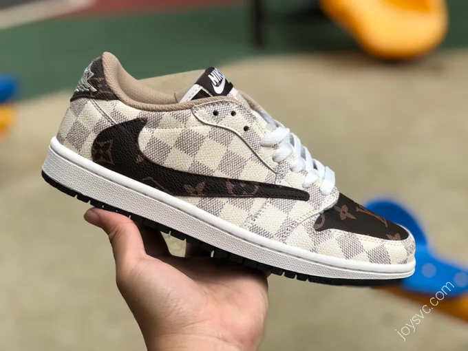 Travis Scott x Nike Air Jordan 1 Low Brown Sneakers DM7866-616