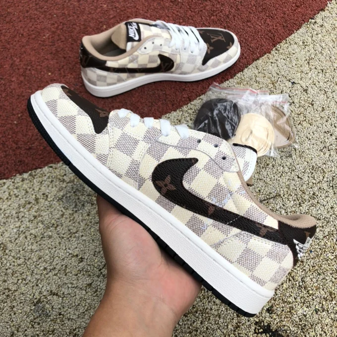 Travis Scott x Nike Air Jordan 1 Low Brown Sneakers DM7866-616