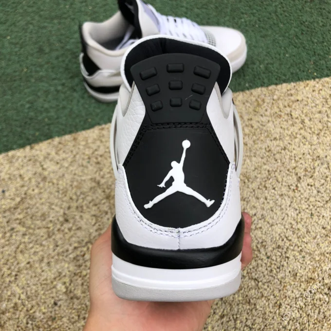 Air Jordan 4 Retro 