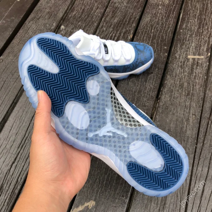 Air Jordan 11 Low 