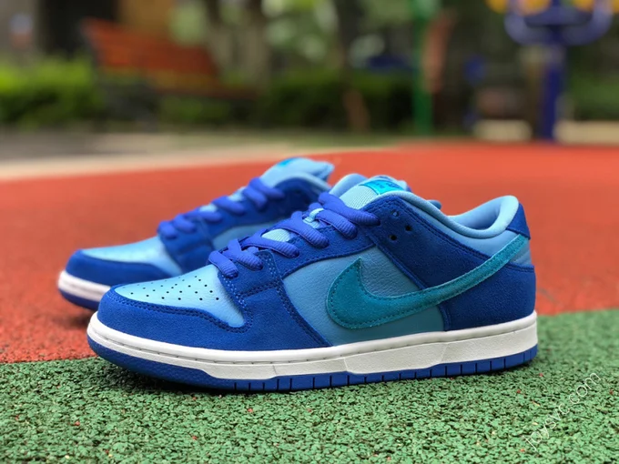 Nike SB Dunk Low 