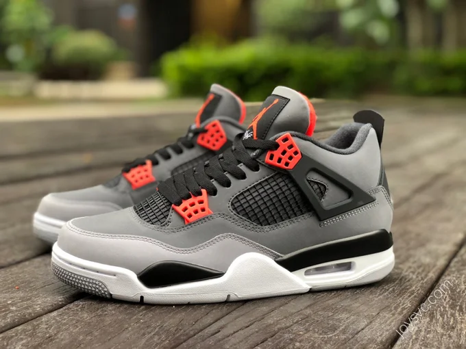 Air Jordan 4 Retro 