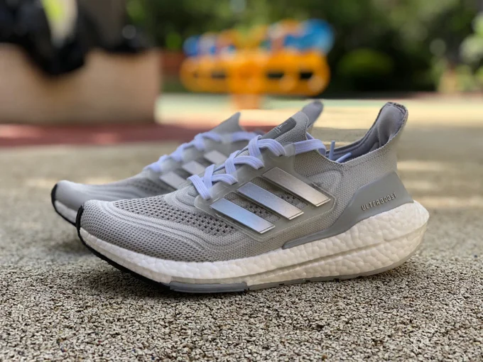 Adidas Ultraboost 21 Grey