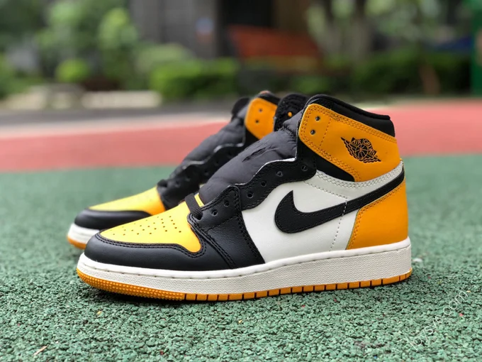 Air Jordan 1 High OG Yellow Toe 575441-711