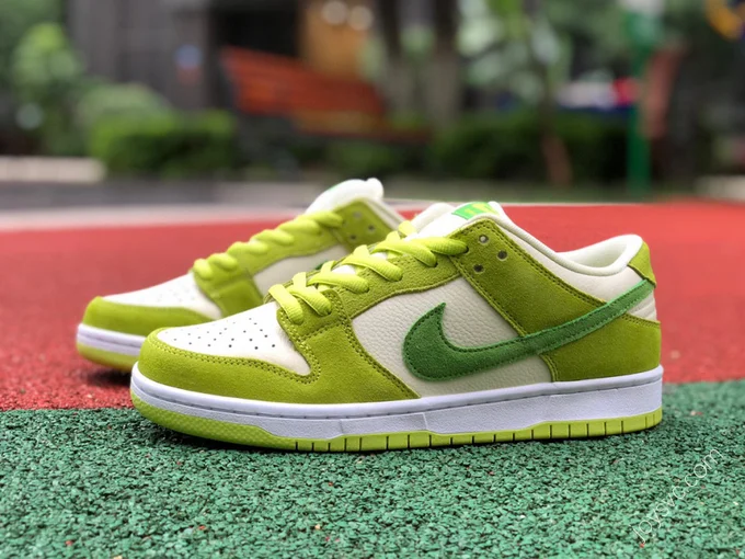 Nike SB Dunk Low 