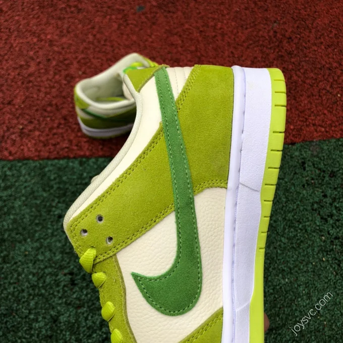 Nike SB Dunk Low 