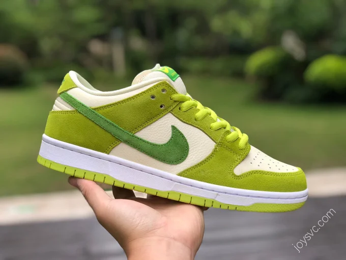 Nike SB Dunk Low 