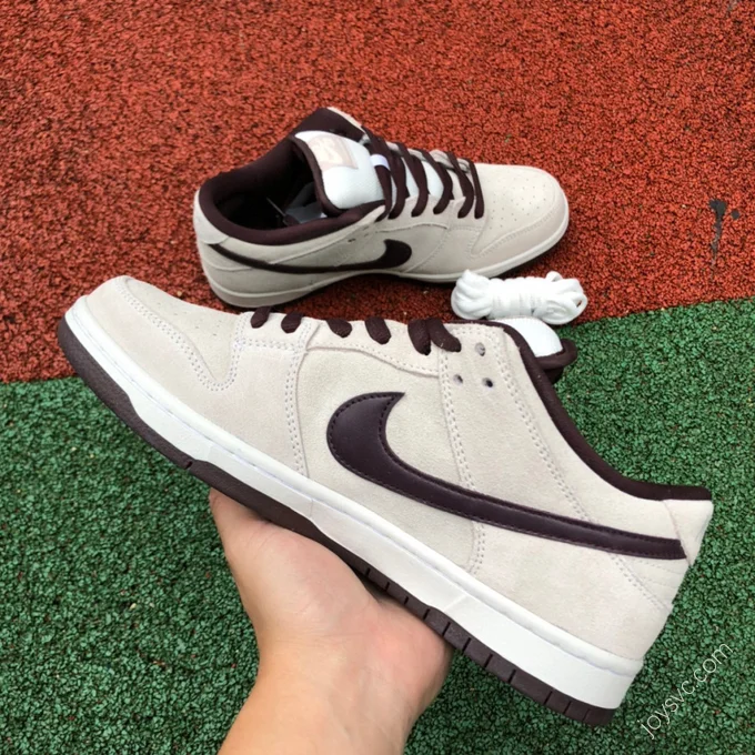 Nike SB Dunk Low 