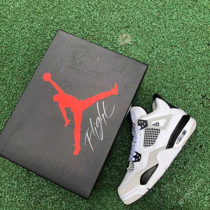 Air Jordan 4 Retro 