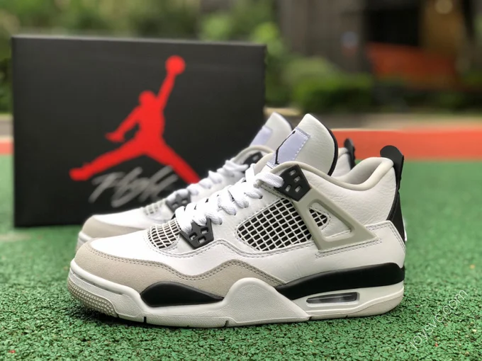 Air Jordan 4 Retro 