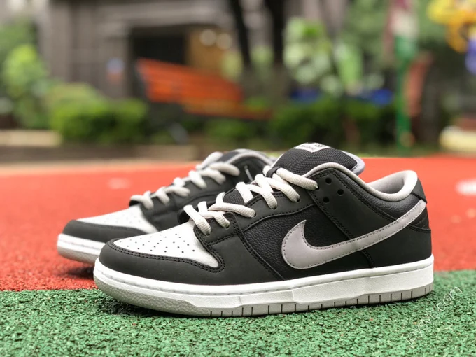 Nike SB Dunk Low 