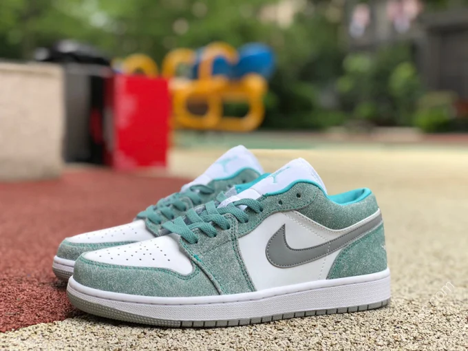 Air Jordan 1 Low New Emerald DN3705-301