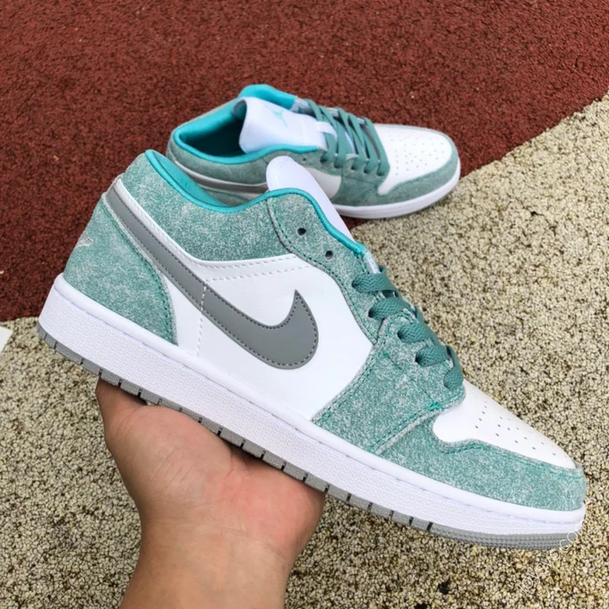 Air Jordan 1 Low New Emerald DN3705-301