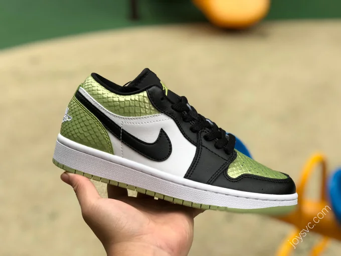 Air Jordan 1 Low Vivid Green Snakeskin Low-Top Sneaker DX4446-301