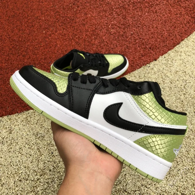 Air Jordan 1 Low Vivid Green Snakeskin Low-Top Sneaker DX4446-301