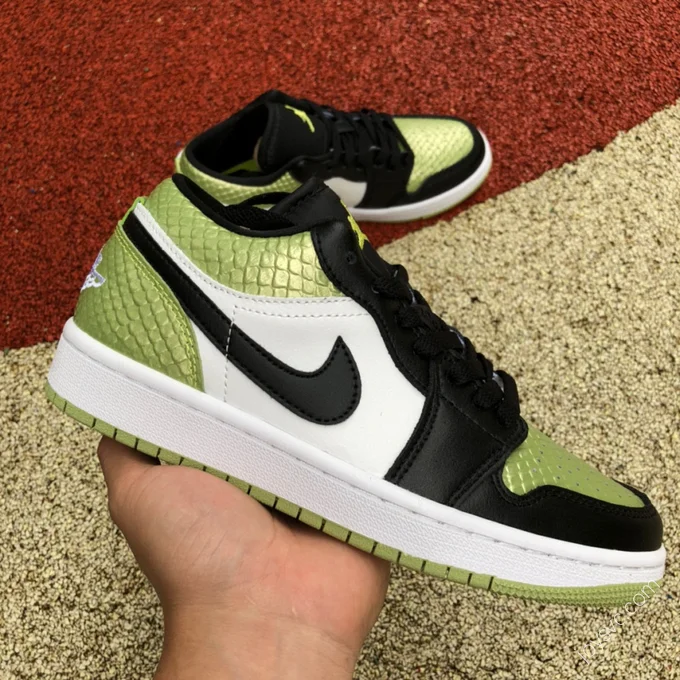 Air Jordan 1 Low Vivid Green Snakeskin Low-Top Sneaker DX4446-301