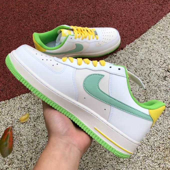 Nike Air Force 1 '07 White/Green Swoosh CW3388-201