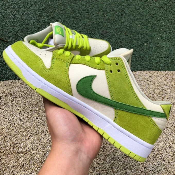 Nike SB Dunk Low 