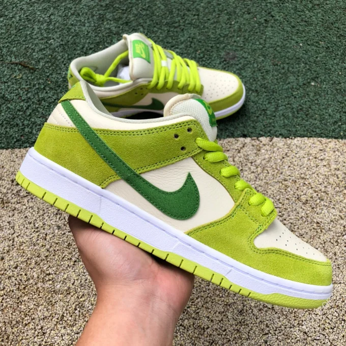 Nike SB Dunk Low 