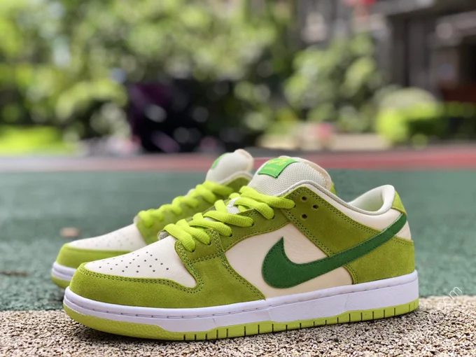 Nike SB Dunk Low 