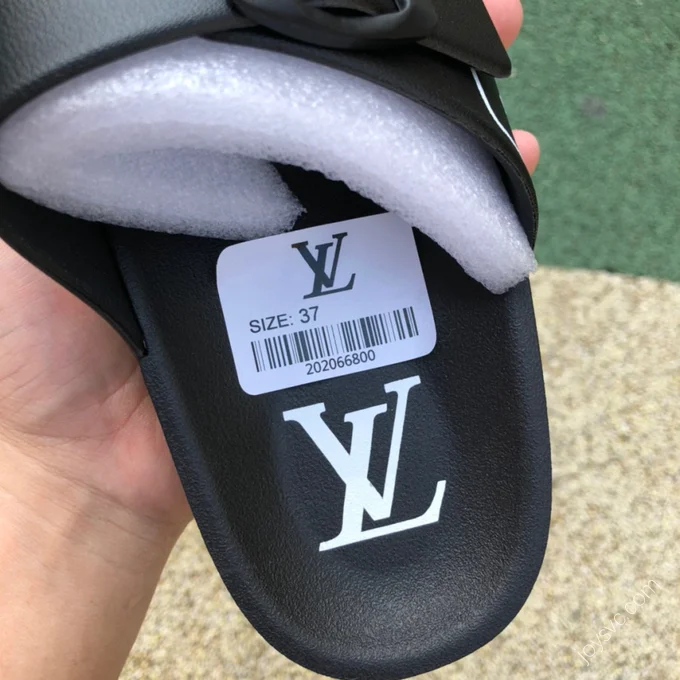 LOUIS VUITTON Slides Black White