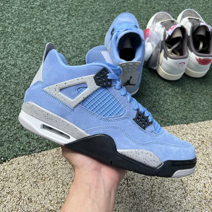 Air Jordan 4 