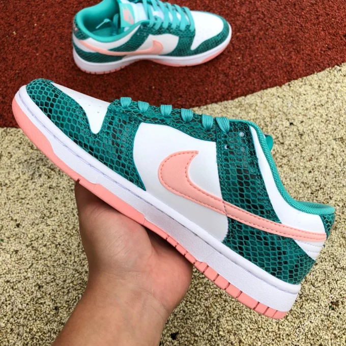 Nike Dunk Low 