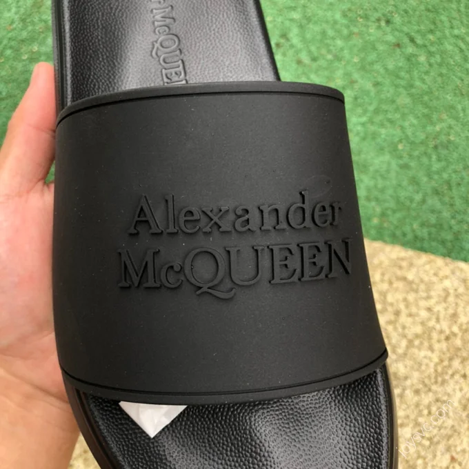 Alexander McQueen Pool Black