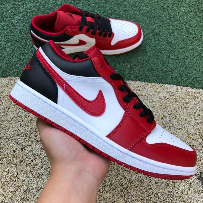 Air Jordan 1 Low 