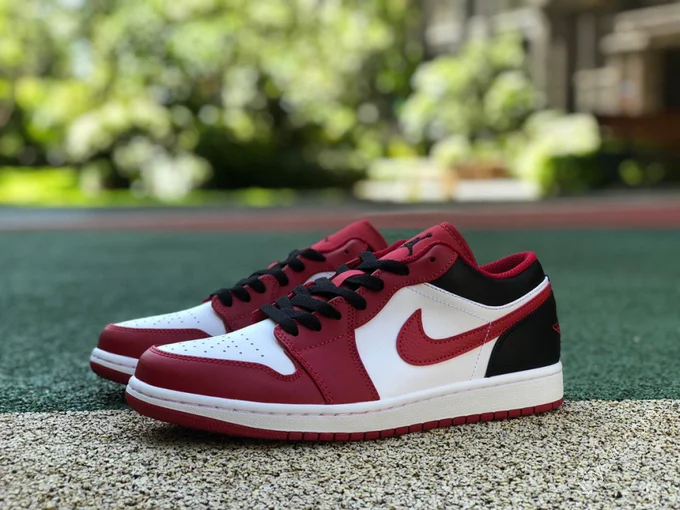 Air Jordan 1 Low 