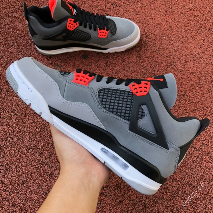 Air Jordan 4 Retro 