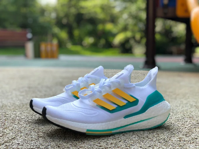 Adidas UltraBoost 22 Yellow Green White