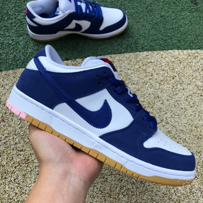 Nike SB Dunk Low 