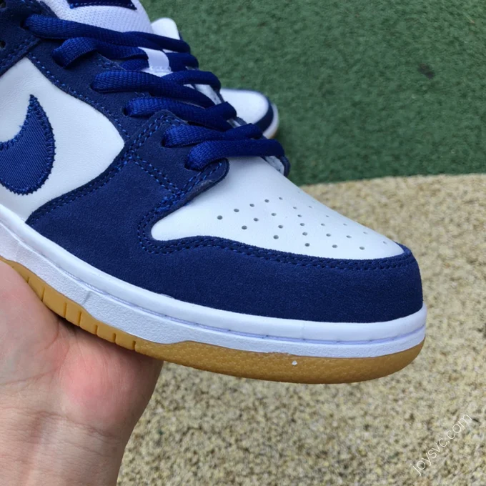 Nike SB Dunk Low 