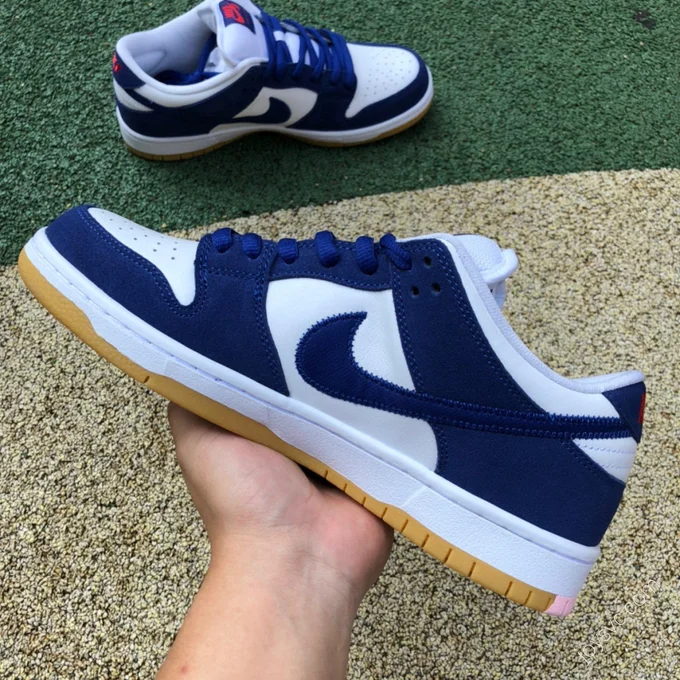 Nike SB Dunk Low 